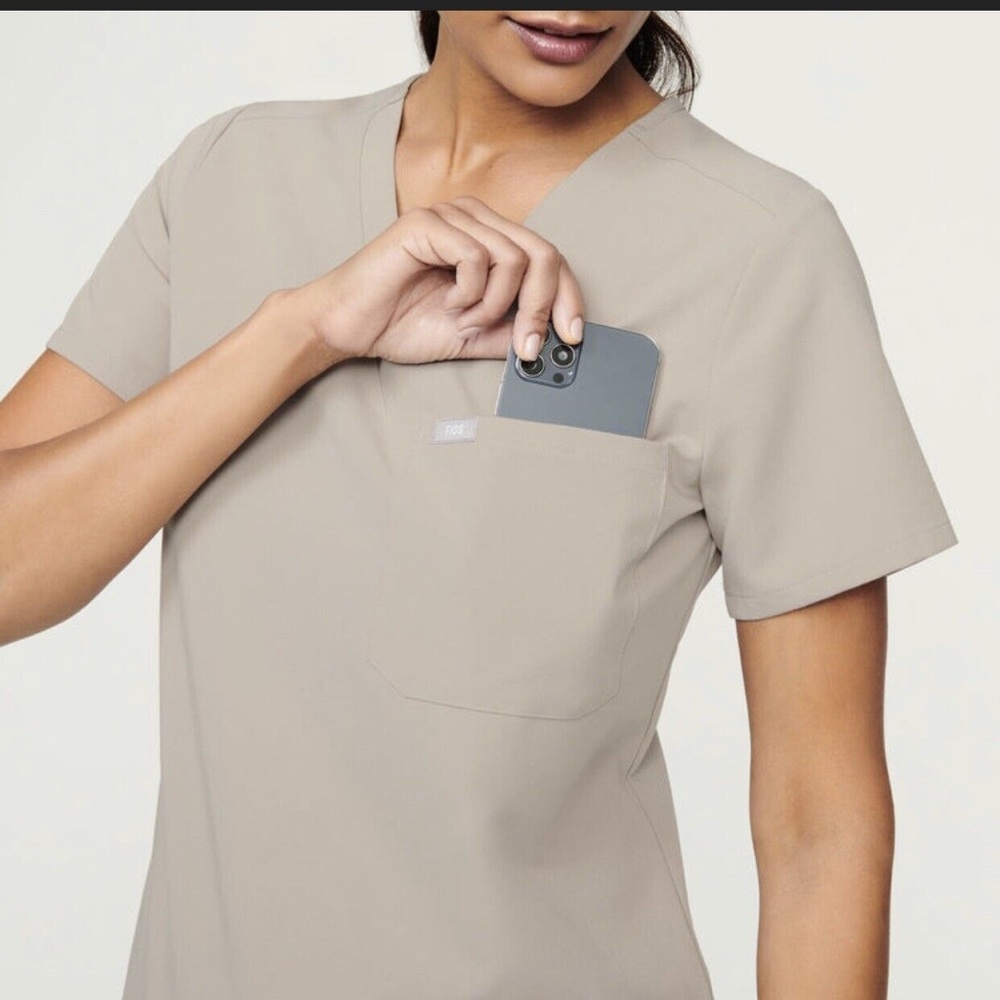 FIGS Boulder Catarina Large NWT Scrub
